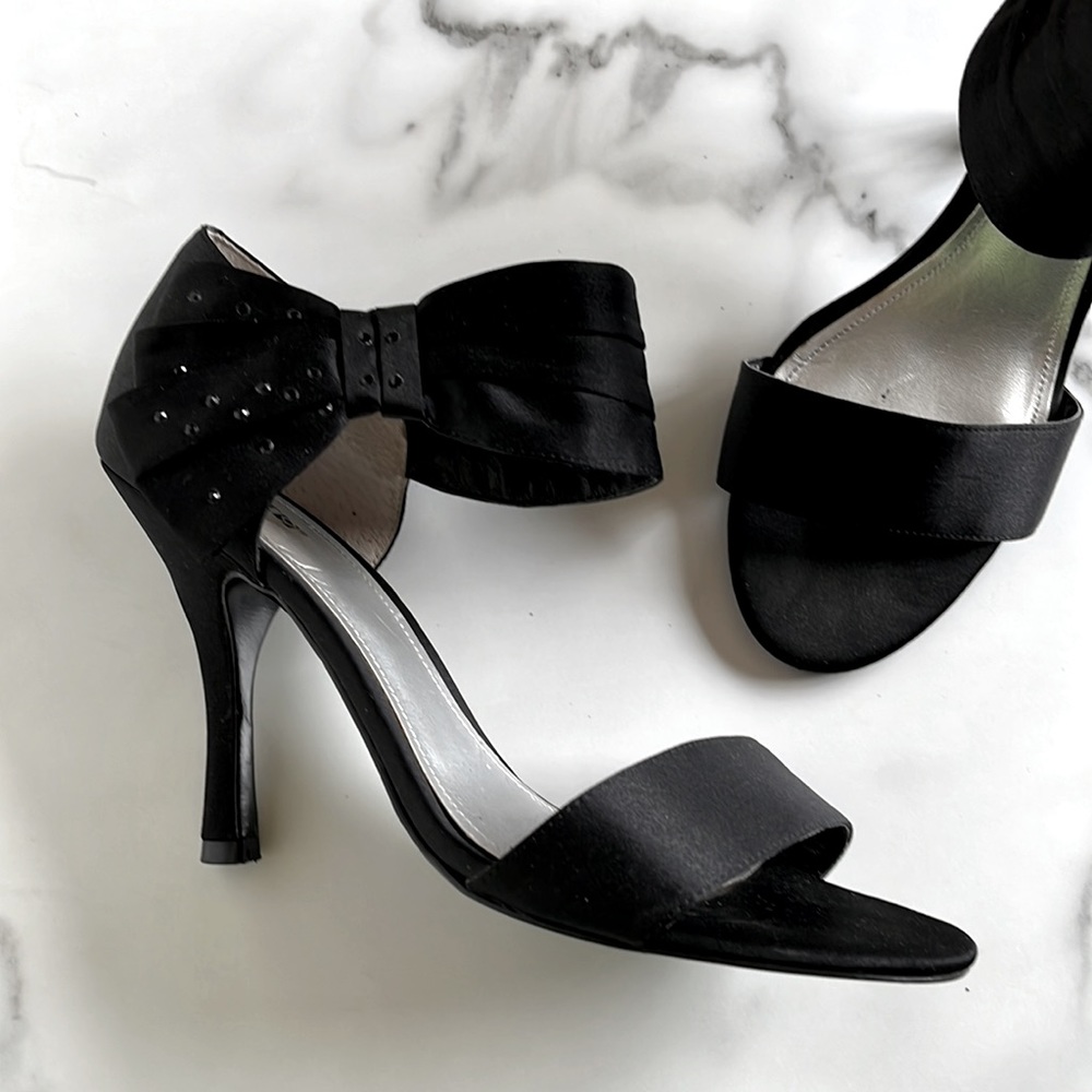Apt. 9 Black Satin Heels